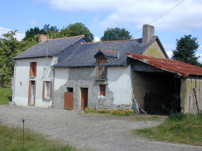 Ferme, les Quatre Chênes (Montreuil-le-Gast)