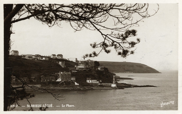 Front de mer : dit chemin du Phare de Sous-la-Tour (Plérin-sur-Mer)