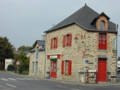 Magasin de commerce, 1 rue de la Gare (Saint-Germain-du-Pinel)