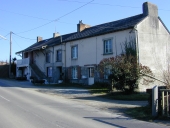 Alignement de trois maisons, Langager (Montreuil-sur-Ille)