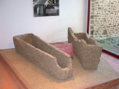 Deux sarcophages