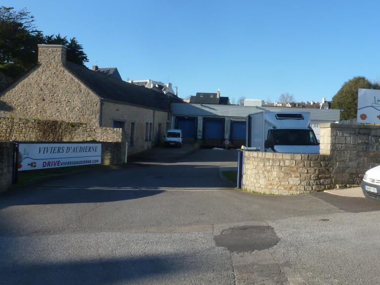 Conserverie de poissons, rue du Môle (Audierne)