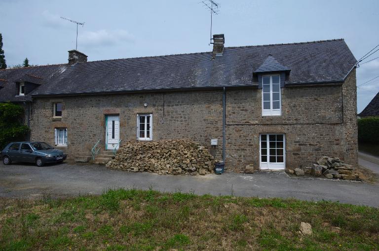 Alignement de maisons, L'Aubougère (Landéan)