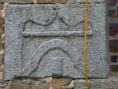 Dalle funéraire de prêtre