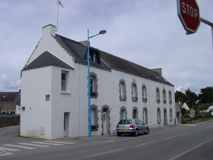 Ensemble de trois maisons, 67, 69, 71 rue Victor Hugo (Etel)
