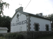Phare dit feu antérieur du Colombier, avenue des Hortensias (Perros-Guirec)