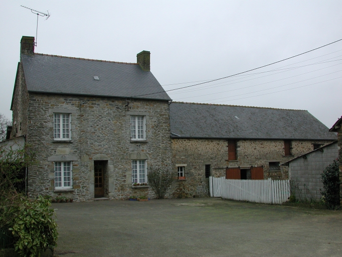 Maison de prêtre, actuellement ferme, la Chaperonnais (Dourdain)
