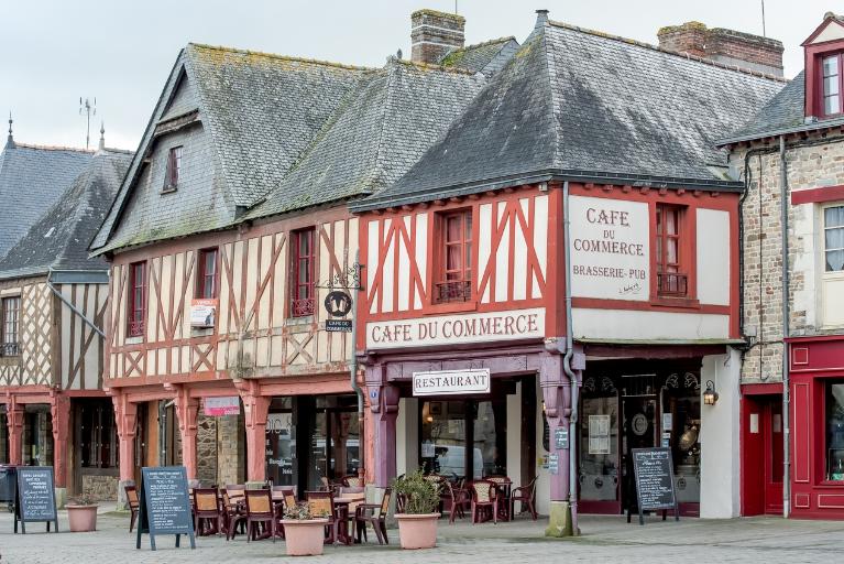 Maison à porche, 8 rue d'Anjou (La Guerche-de-Bretagne)