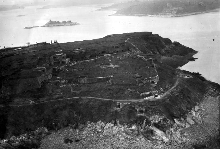 Fort de la Cité puis ensemble fortifié dit "Stützpunkt Zitadelle Ra 230", actuellement "Mémorial 39/45", Saint-Servan (Saint-Malo)