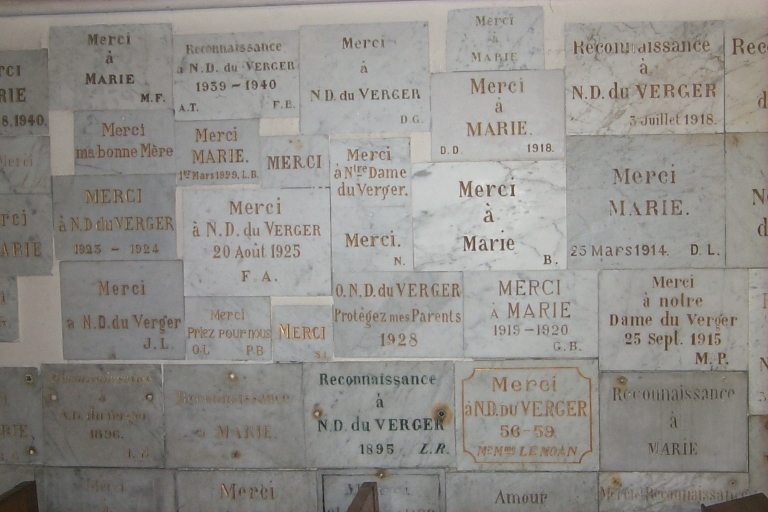 Ensemble de 371 ex-voto