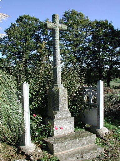 Croix de chemin, la Chaussée (Gennes-sur-Seiche)