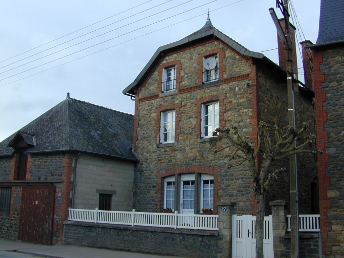 Maison, 25-27 avenue de la Libération (Combourg)