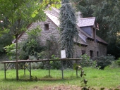 Moulin à foulon Gautier, puis moulin à farine du Vau Bouyet, actuellement maison (Trédaniel)