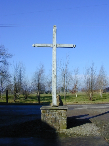 Croix de chemin, Moncinaut, route départementale 108 (Domalain)