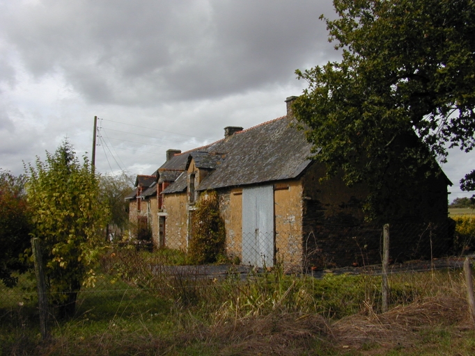 Alignement de logis, la Belle Perche (Saint-Ganton)