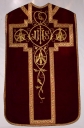 Ornement rouge 2 : chasuble, bourse de corporal, étole, manipule, voile de calice