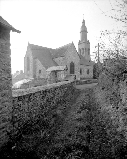 Eglise paroissiale Saint-Georges (Saint-Georges-de-Chesné fusionnée en Rives-du-Couesnon en 2019)