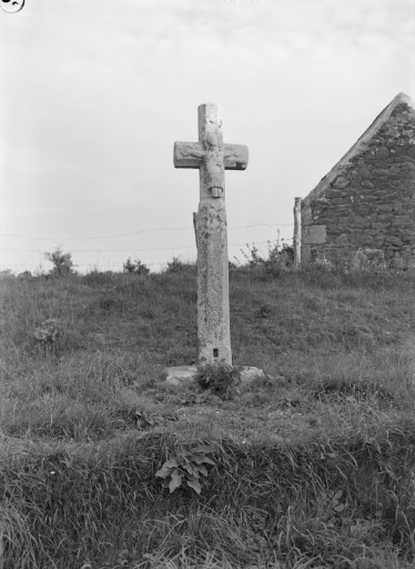 Croix de Chemin, la Croix Neuve (Poullaouen)