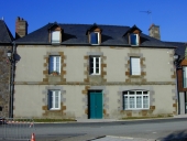 Les magasins de commerce sur la commune de Cuguen