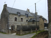 Alignement de maisons, la Ville ès Bray (Pleurtuit)