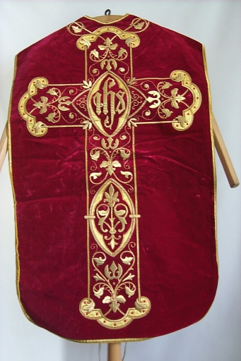 Ornement rouge 5 : chasuble