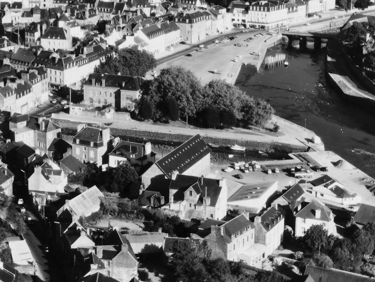 Entrepôt Morvan, puis magasin (Lannion)