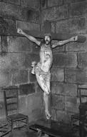 Croix : Christ en croix (2), église Paroissiale Notre-Dame (Kergrist-Moëlou)