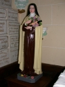 Statue sur socle : Sainte Thérèse de l'Enfant-Jésus