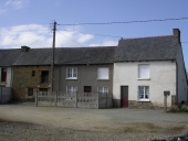Alignement de maisons, la Hautière (Trévérien)
