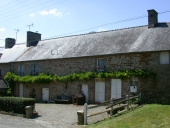 Ferme, rue du Roquet (Romazy)