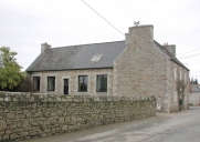 Mairie et écoles sur la commune de Ploulec'h