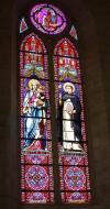 Ensemble des 3 verrières du choeur : Passion, des 2 verrières du transept : Sainte famille, Vierge à l'Enfant, saint Dominique et des 16 verrières décoratives de la nef