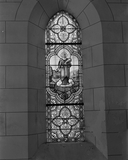 Verrières (4) (verrière mariale) : vie de la Vierge (baies 1 à 4), chapelle Sainte-Marie-de-la-Moisson (Val-d'Izé)