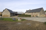 Alignement de trois logis, la Cornouaille (Visseiche)