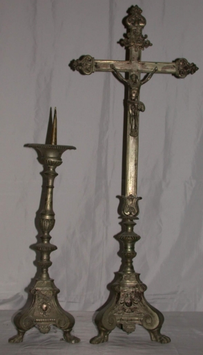 Garniture d'autel 3 : croix et paire de chandeliers