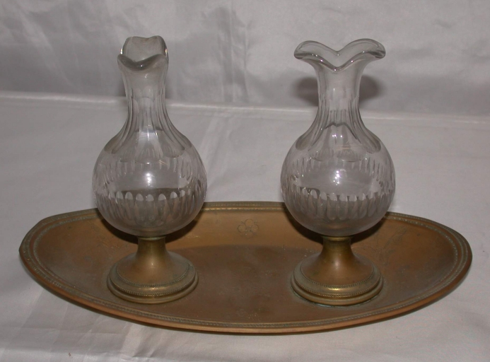 Paire 2 de burettes et leur plateau