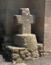 Croix de chemin, place des Charrons (Lourmais)