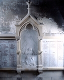 Tableau commémoratif des morts : Christ apparaissant à un poilu