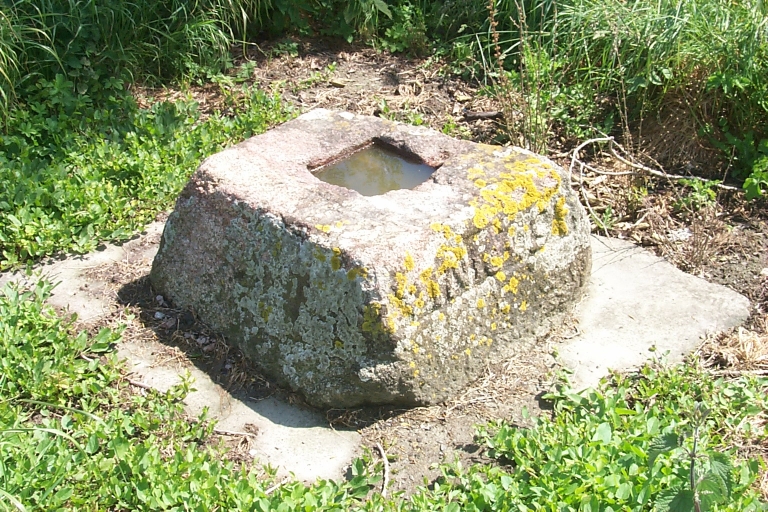 Croix de chemin dite de la Ville es Mariaux, le Pré Henry (La Fresnais)
