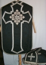 Ornement noir 7 : chasuble, étole, voile de calice