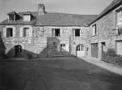 Maison, bourg (Poullaouen)