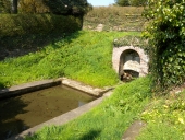 Fontaine et lavoir de La Perrine, rue de Tournemine (Pordic)