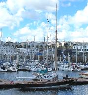 Bateau de plaisance dit Pen Duick