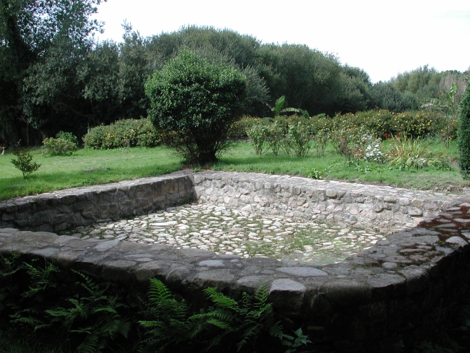 Fontaine, lavoir et routoir de Feunteun Wenn (Plougrescant)