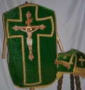 Ornement vert 4 : chasuble, bourse de corporal, étole, manipule, voile de calice