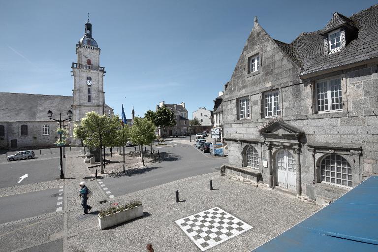 Eglise Saint-Michel, place Flô (Lesneven)
