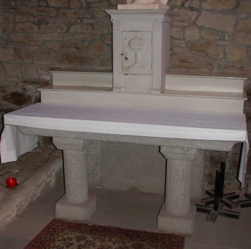 Ensemble de l'autel de Saint Joseph : autel, tabernacle, 2 gradins d'autel, degré d'autel