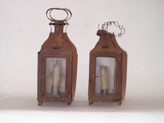 Lanternes de procession (2), Ropenard (Maure-de-Bretagne fusionnée en Val d'Anast en 2017)