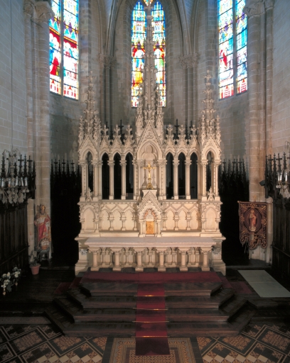 Ensemble du maître-autel : autel, tabernacle, retable, gradin d'autel, 4 degrés d'autel