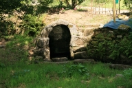 Fontaine et lavoir domestiques, Goashalec (Berrien)